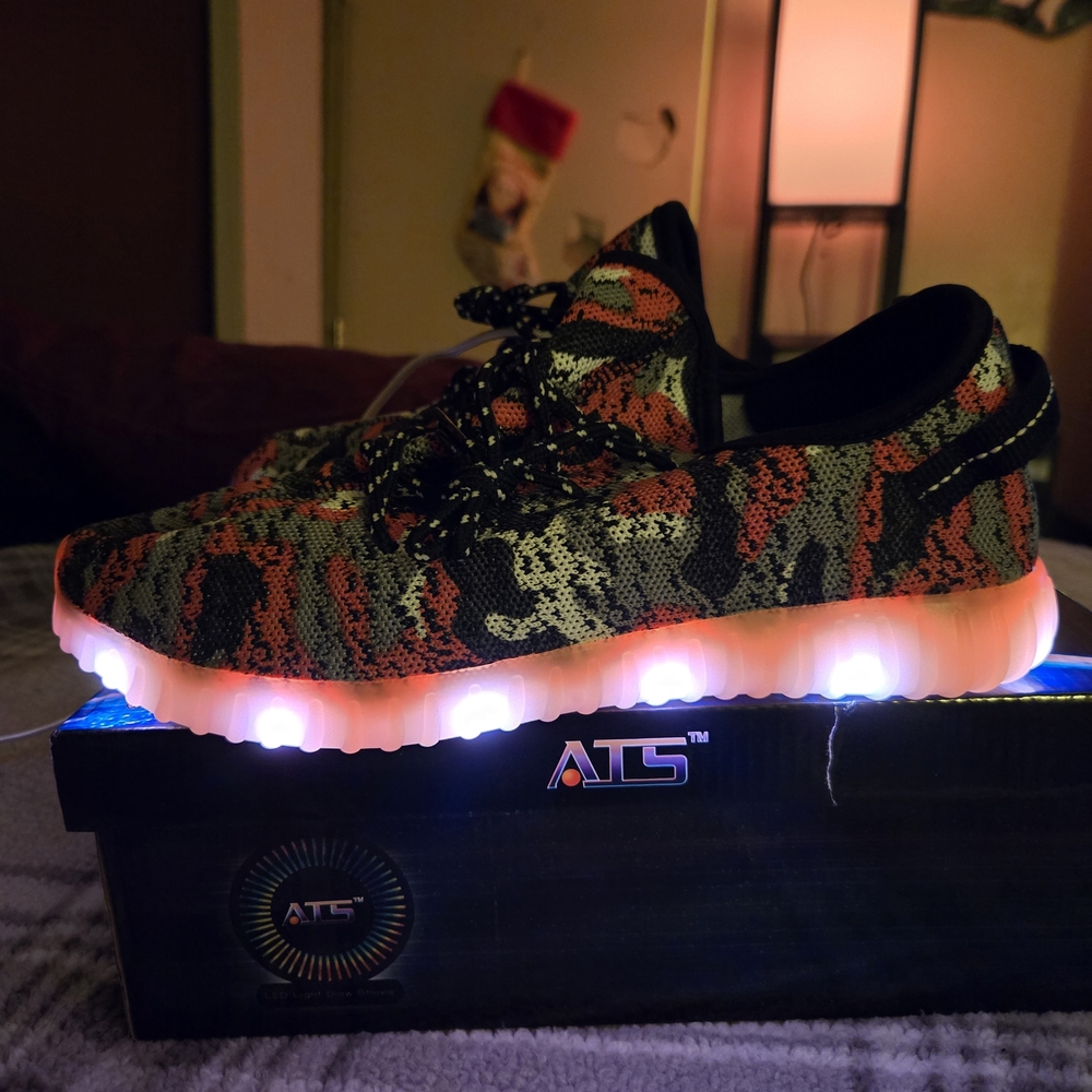 ATS LG3104 LED Light-Up Sneakers - Black and Orange